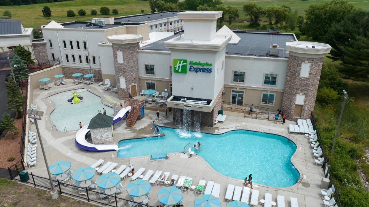 Holiday Inn Express Wisconsin Dells By Ihg Exterior photo