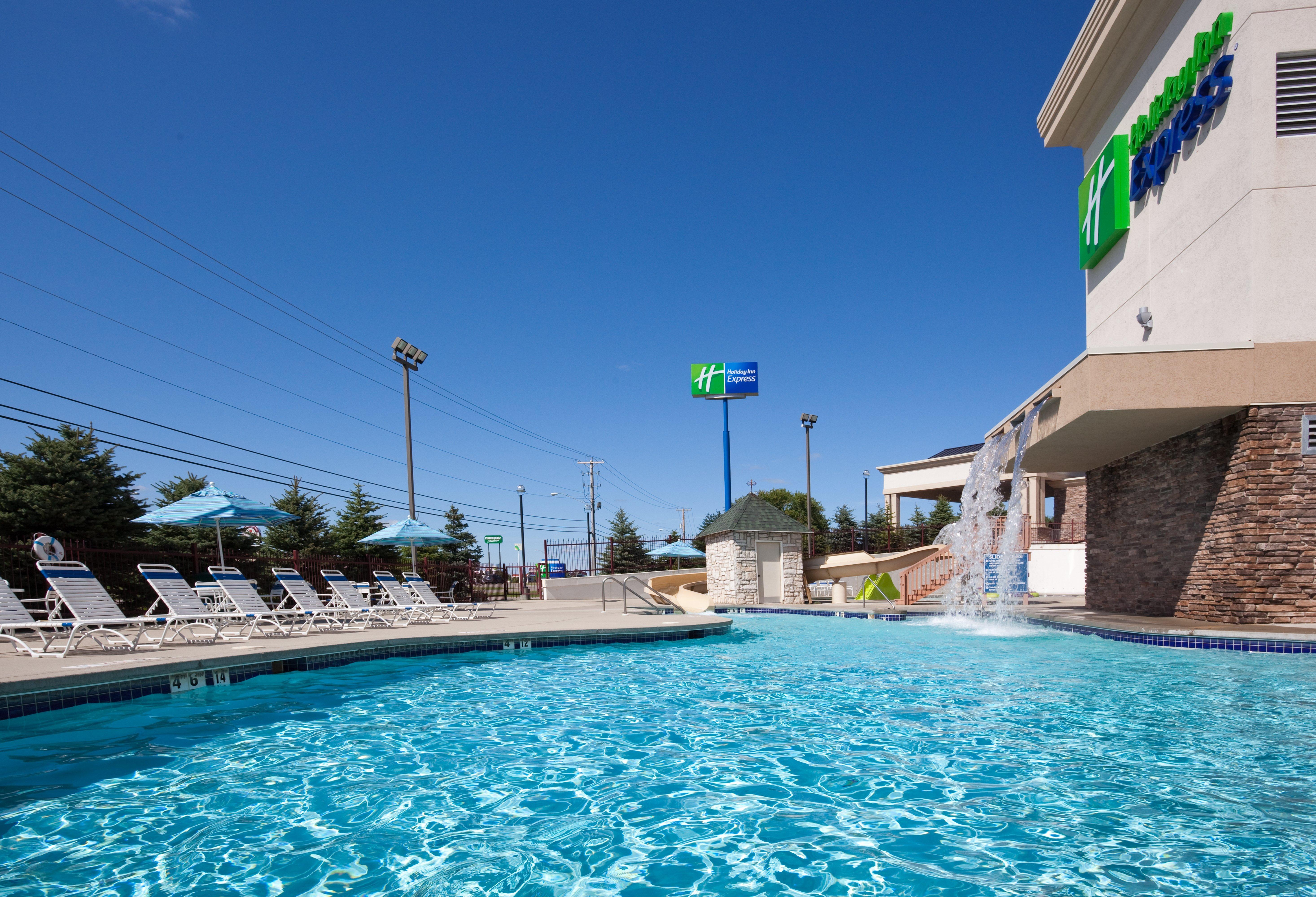 Holiday Inn Express Wisconsin Dells By Ihg Exterior photo
