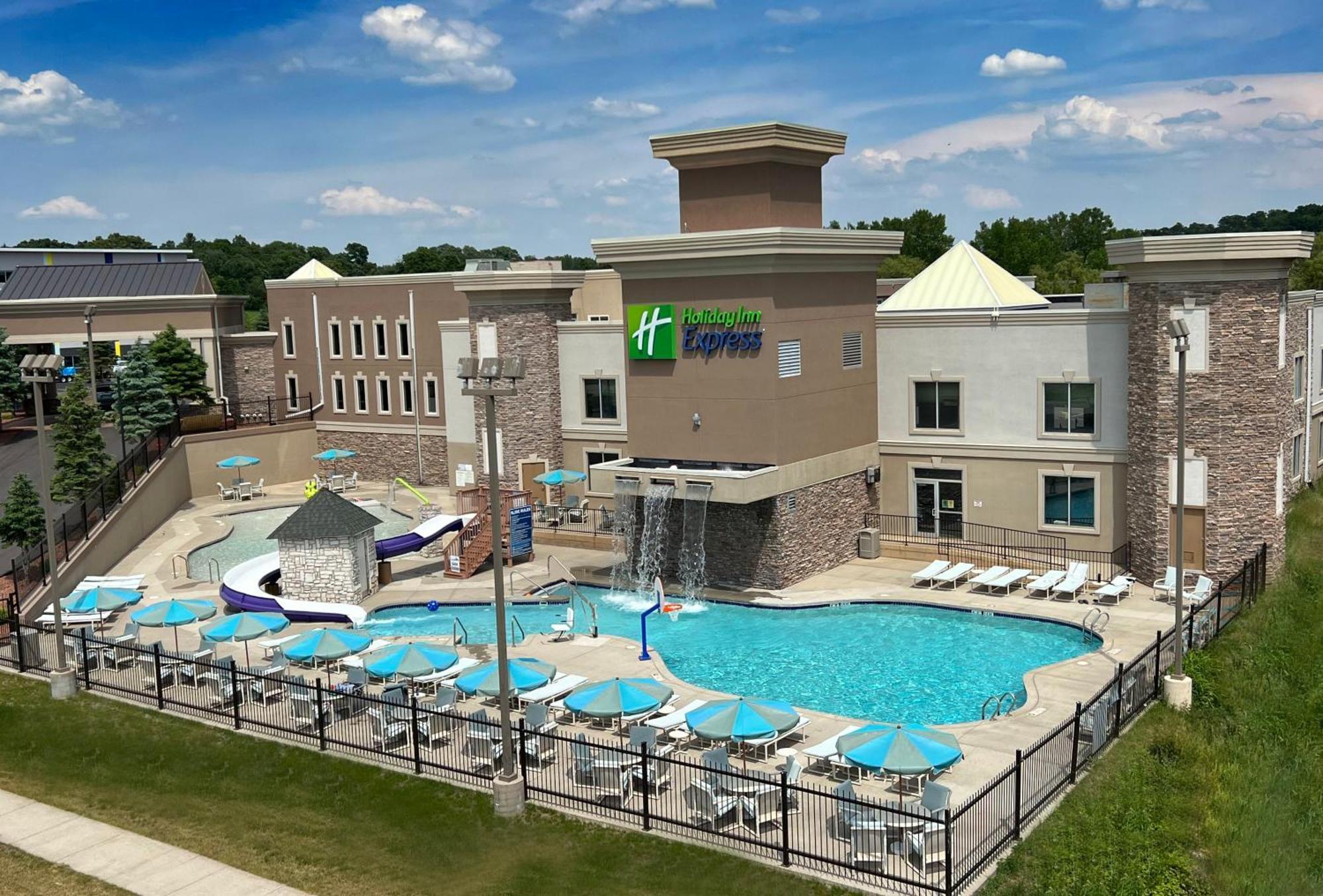 Holiday Inn Express Wisconsin Dells By Ihg Exterior photo