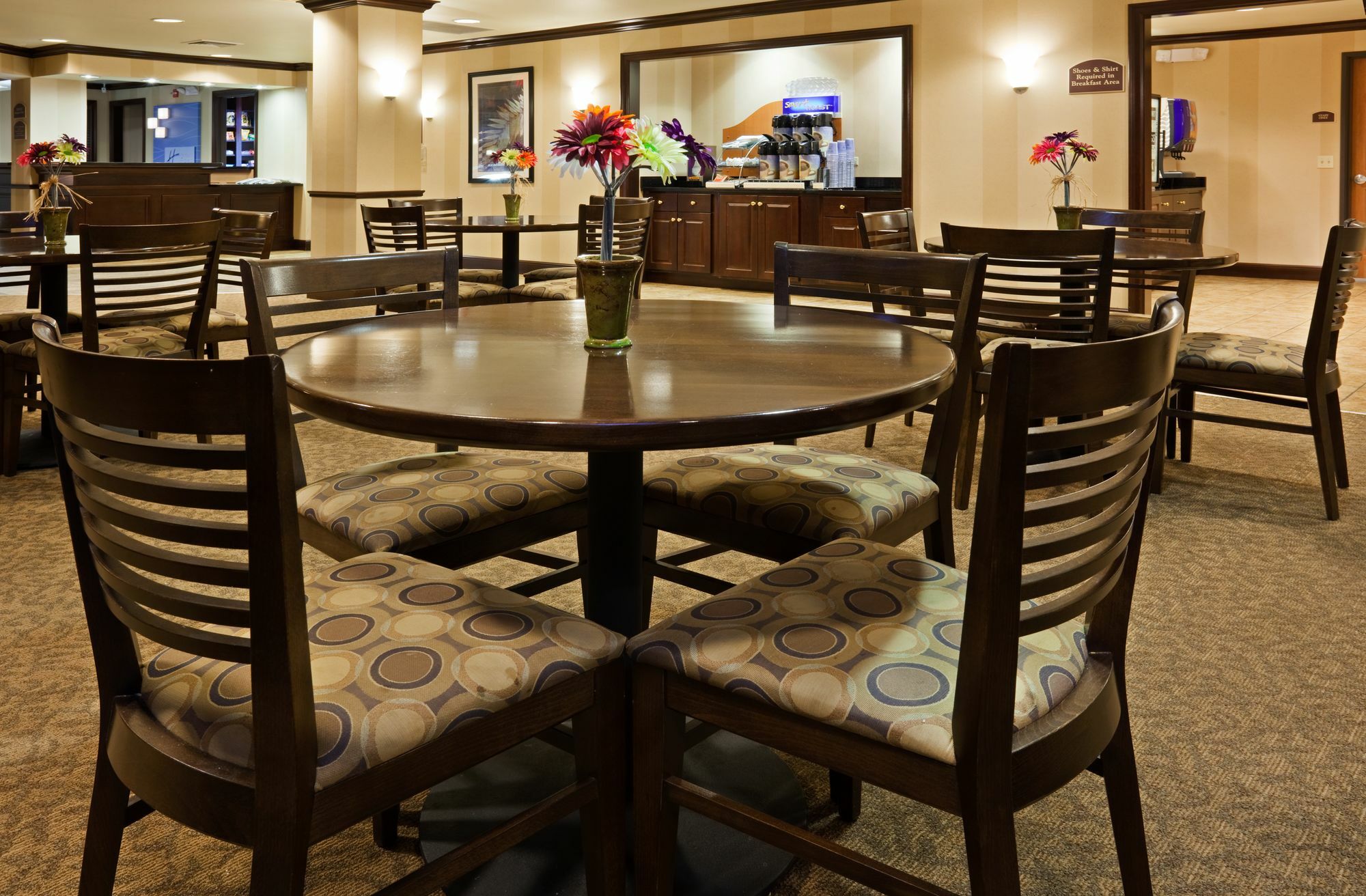Holiday Inn Express Wisconsin Dells By Ihg Exterior photo